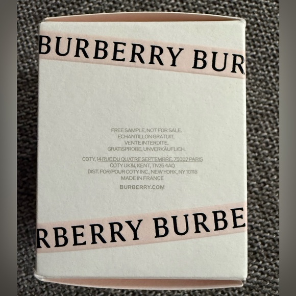 Burberry Her Scented Candle Pink New 70g  2.4Oz Authentic Brand - Picture 12 of 16